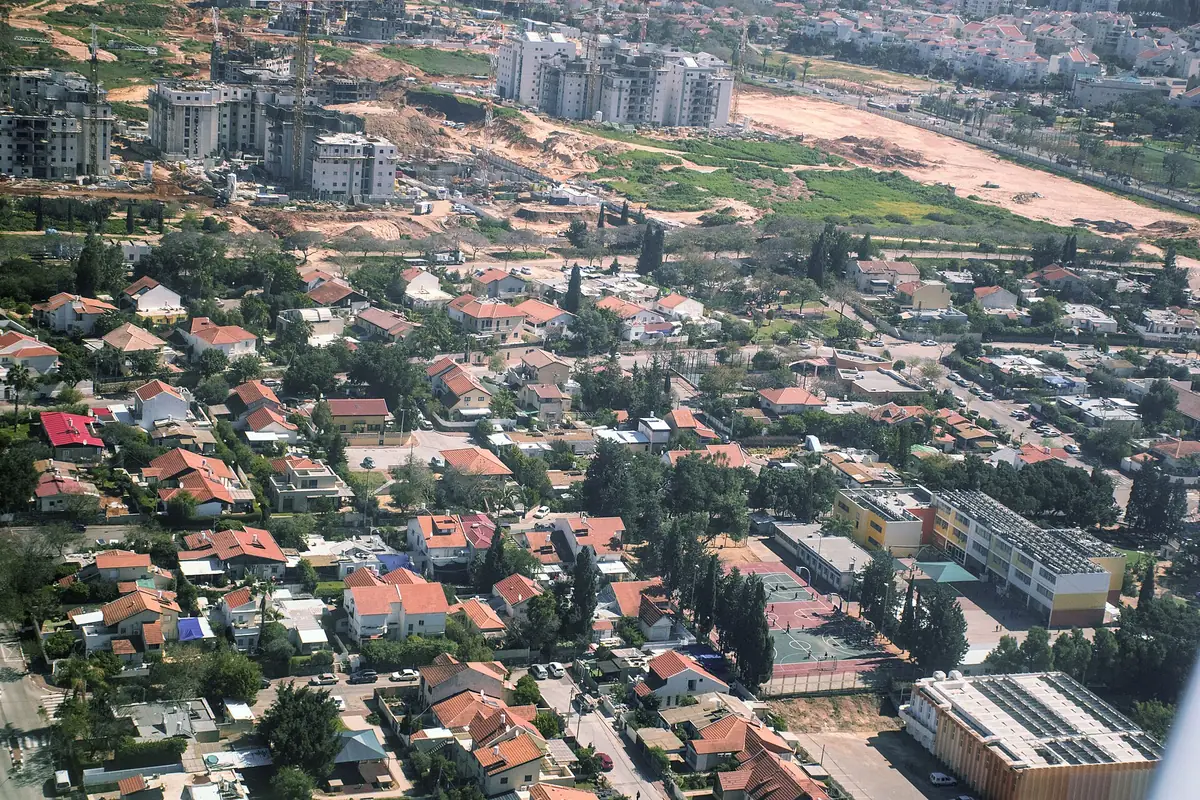 Aerial view of the Kiryat Sharet neighbourhood in north-west Ra'anana (2015)